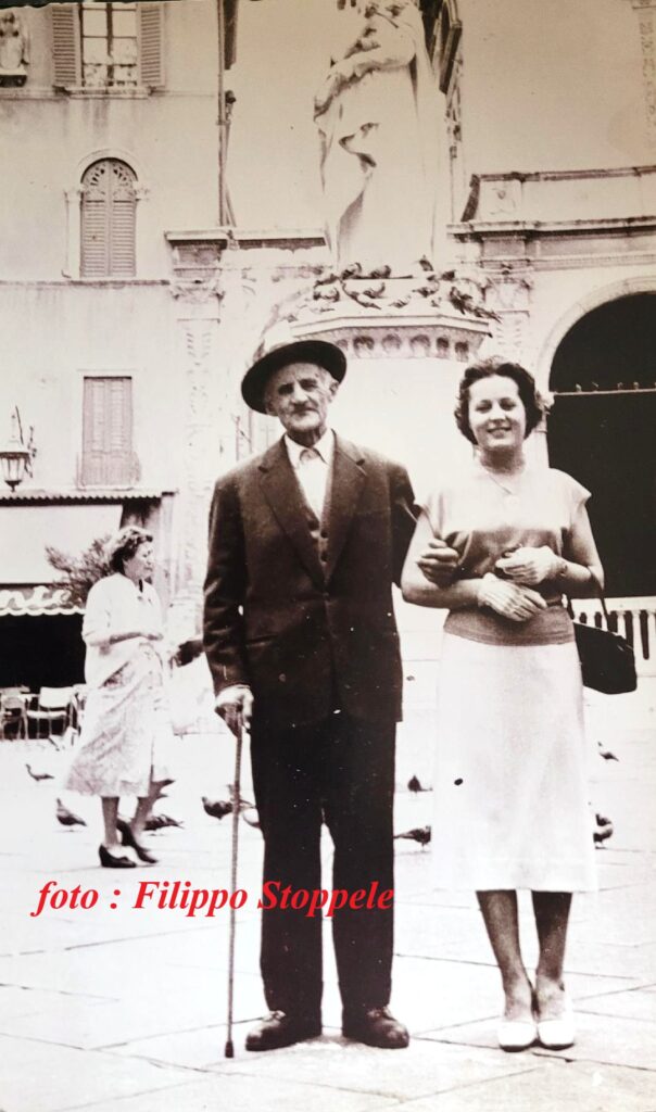 Cette image, au-delà de son esthétisme, raconte une histoire de vie. Après le décès de son épouse Angelina, Agostino était retourné s’installer à Vérone, non loin de Sant'Andrea di Badia Calavena. 
